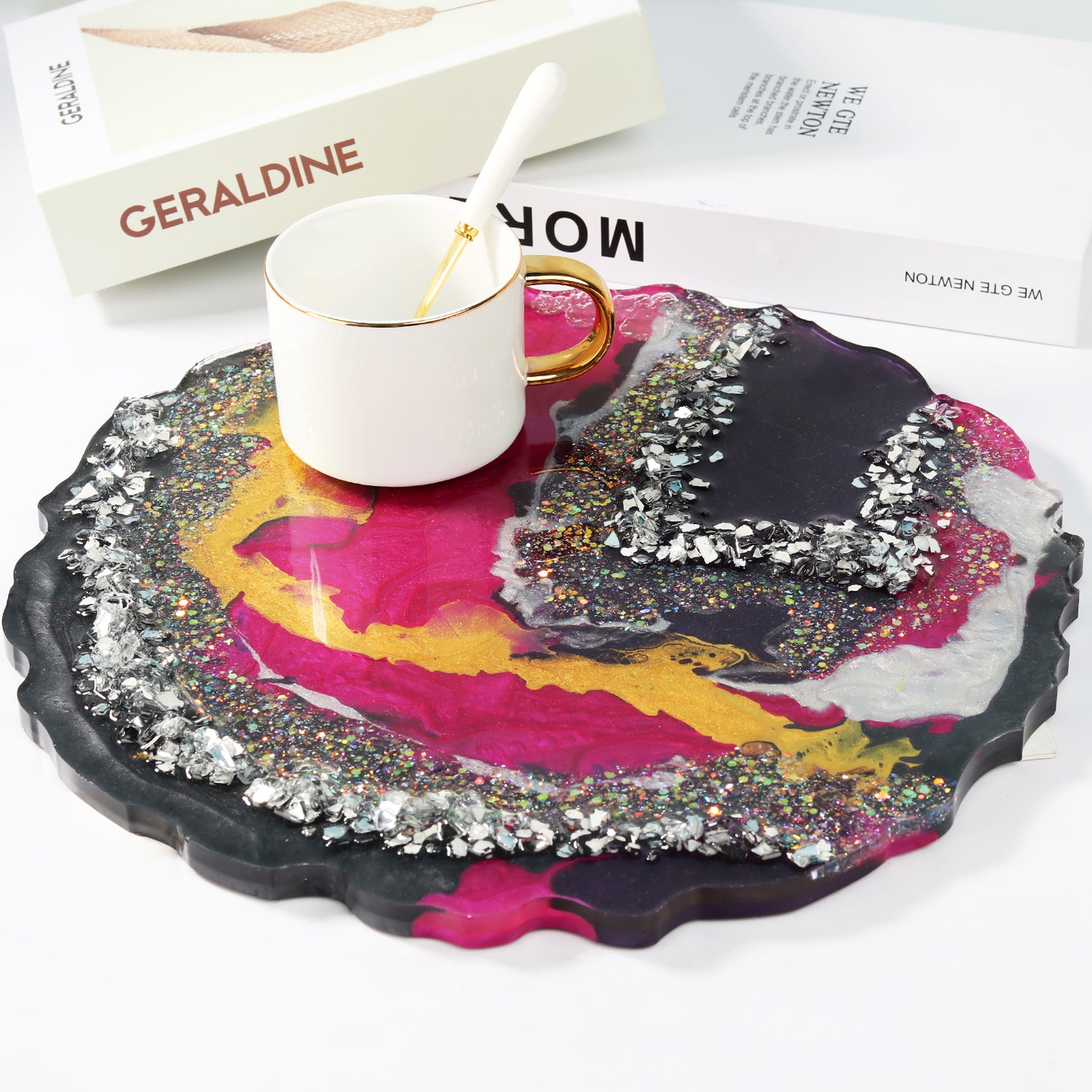 Vivid Holographic Mica Powders in Mandala Coaster & Tray Molds with Opaque  Black Resin - WOW! 